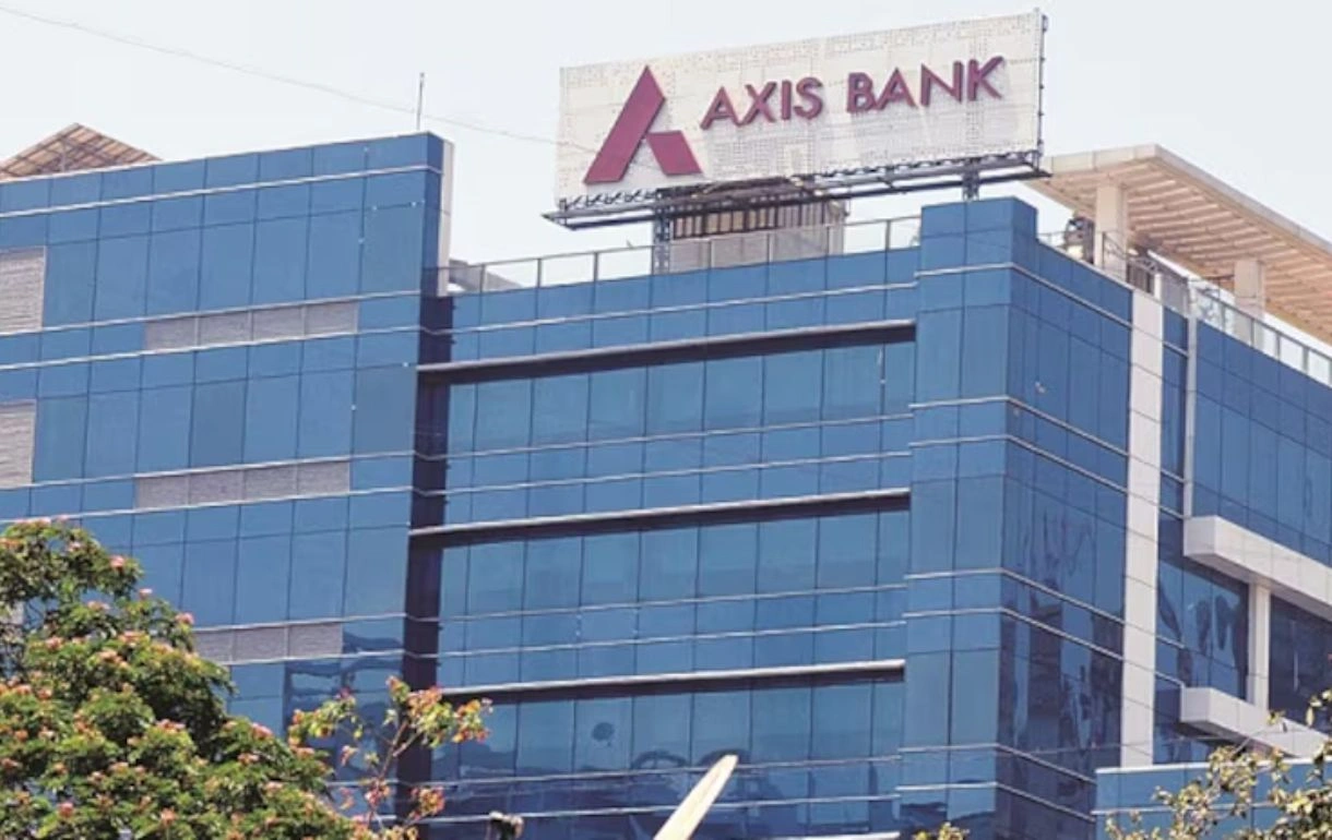 Relationship Officer at Axis Bank | 0-1 Yrs Exp | Apply Now